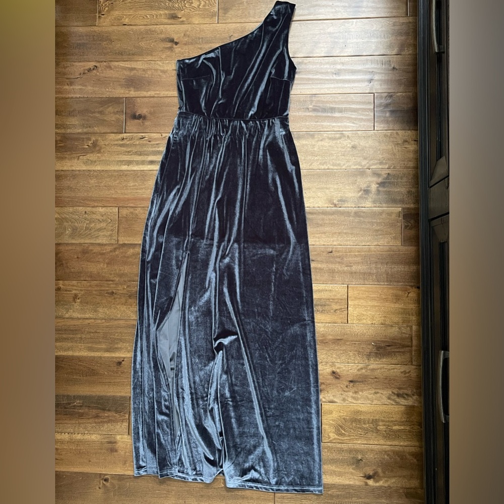 Tatiana Velvet One Shoulder Maxi Dress - Dusty Blue - XL
$ 76